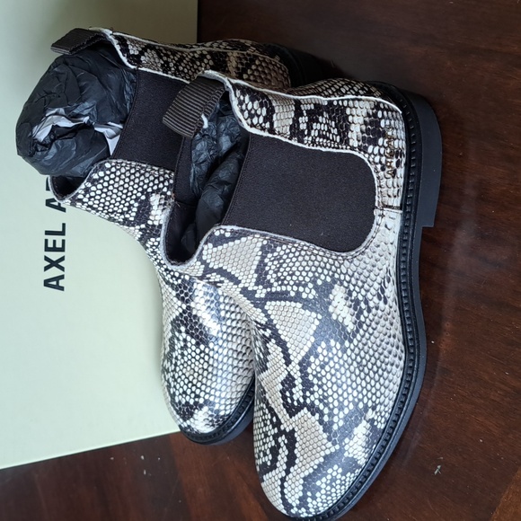 Axel Arigato Leather Chelsea Boots - Picture 2 of 7